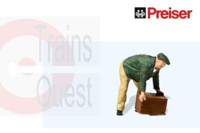 PREISER homme portant une caisse